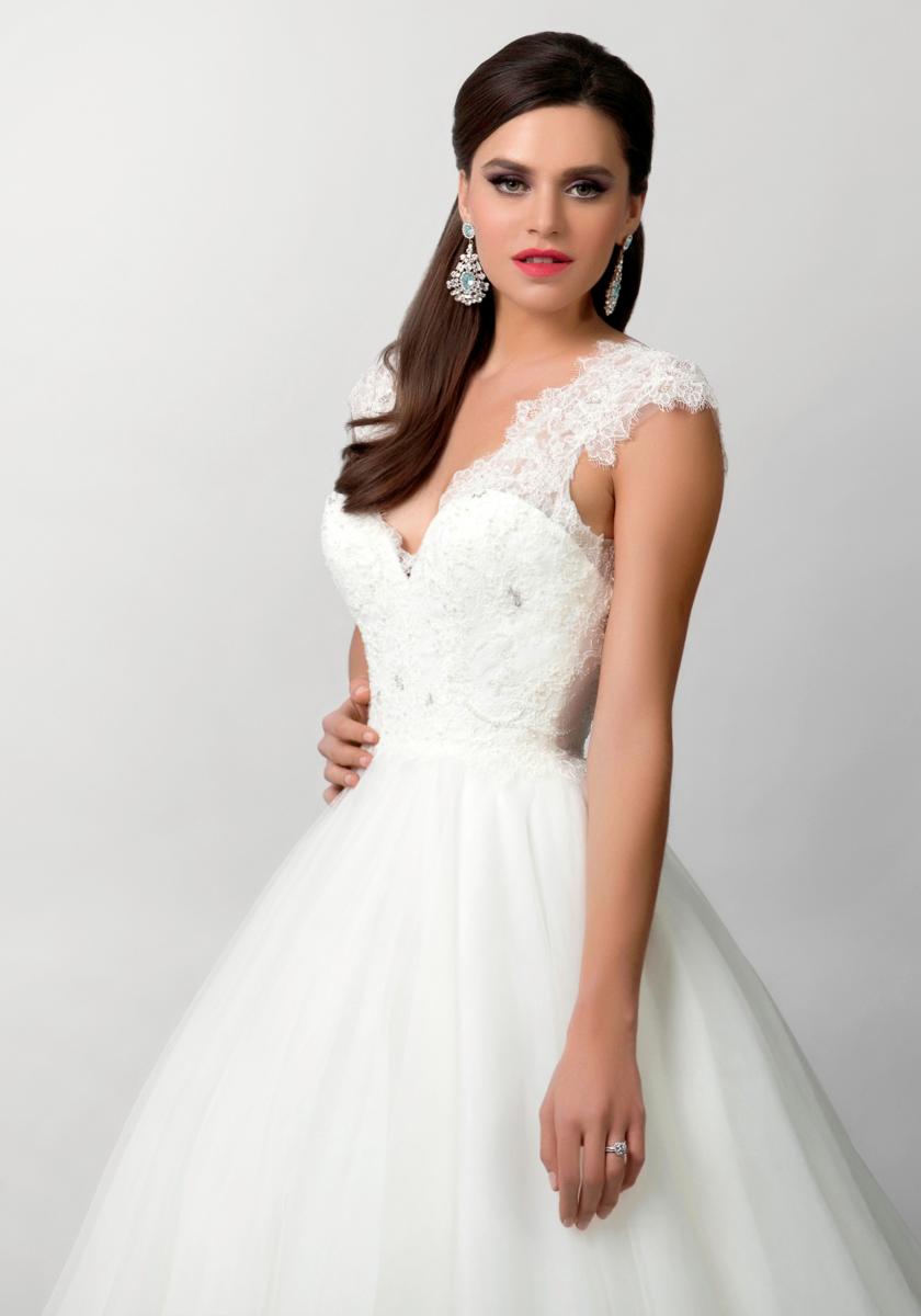 Bien Savvy Wedding Dresses