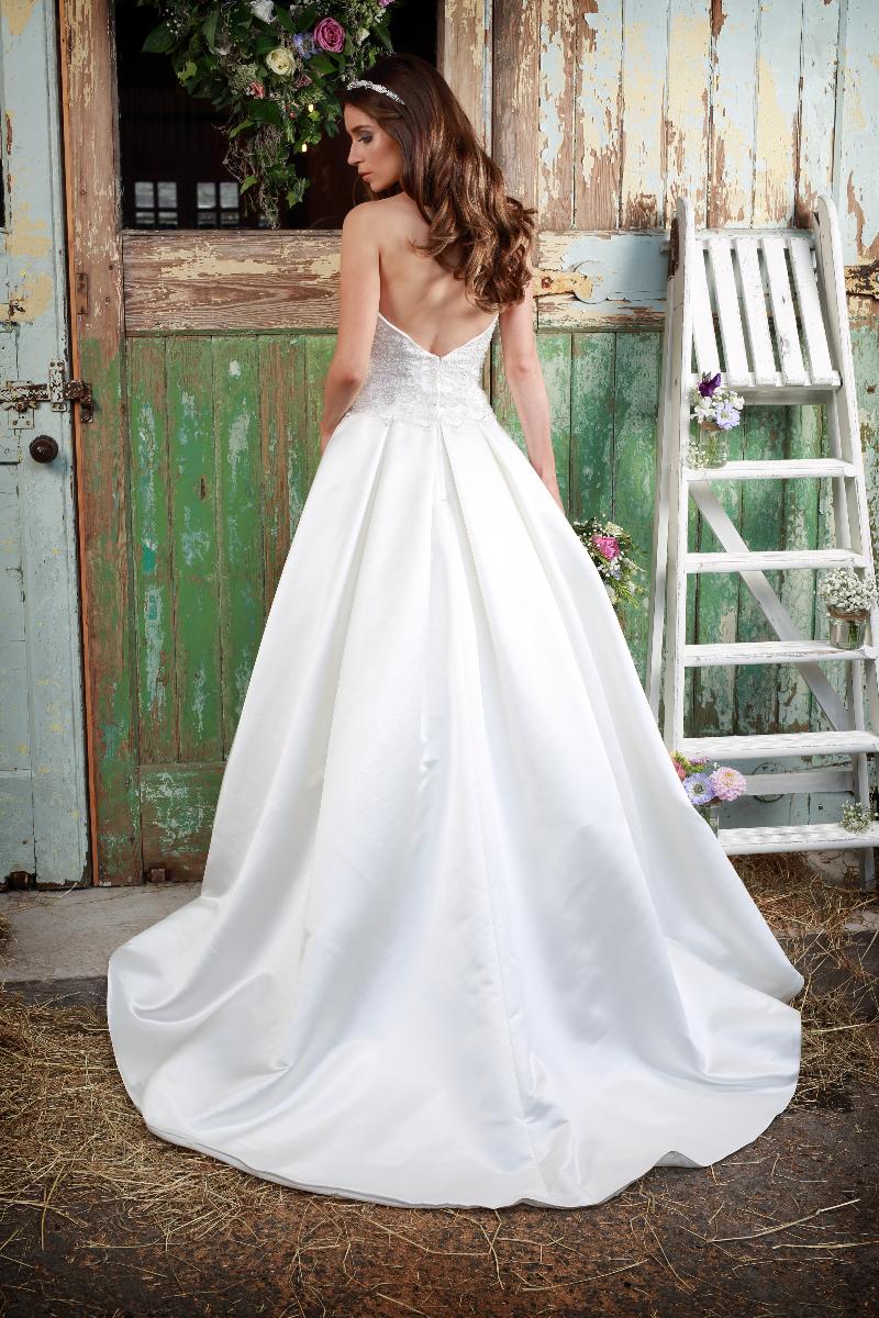Amanda Wyatt - Saphire