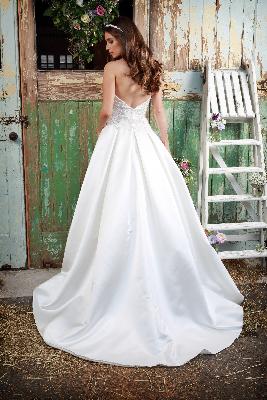 Amanda Wyatt - Saphire