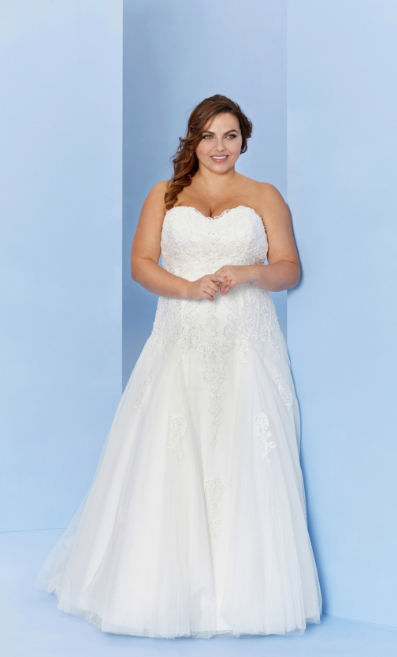 Curves & couture bridal on sale boutique