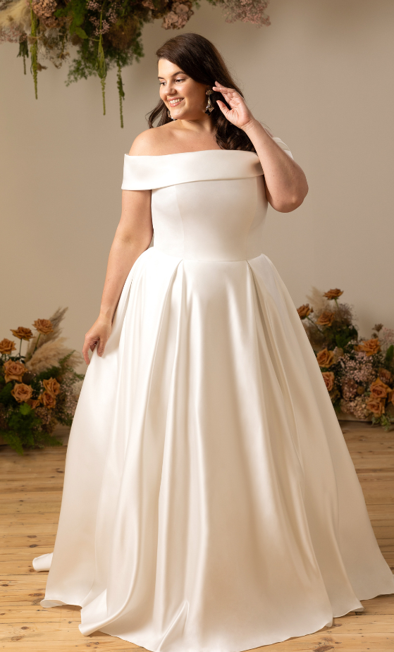 Dominica is available as either a one shoulder or two shoulder design