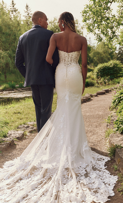 The detailed train in scalloped illusion lace 