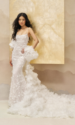 This look is all about opulence in motion