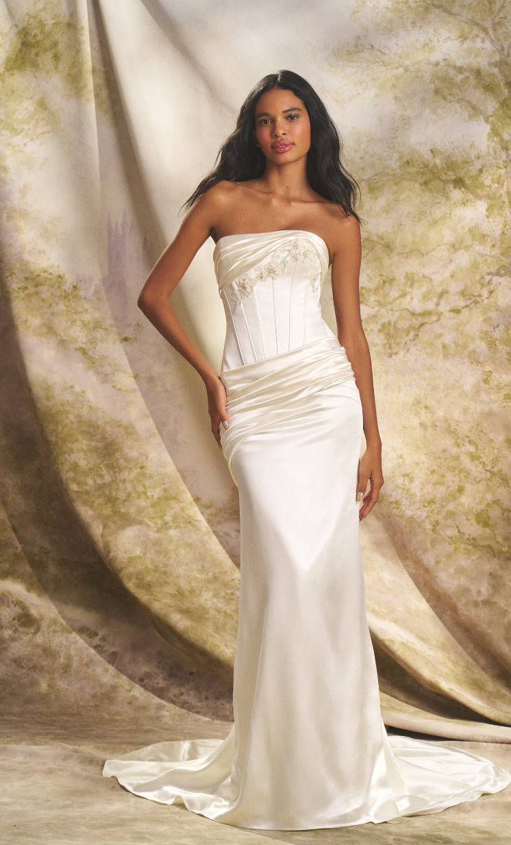 Ines Di Santo: Modern, Sculpted, Sleek