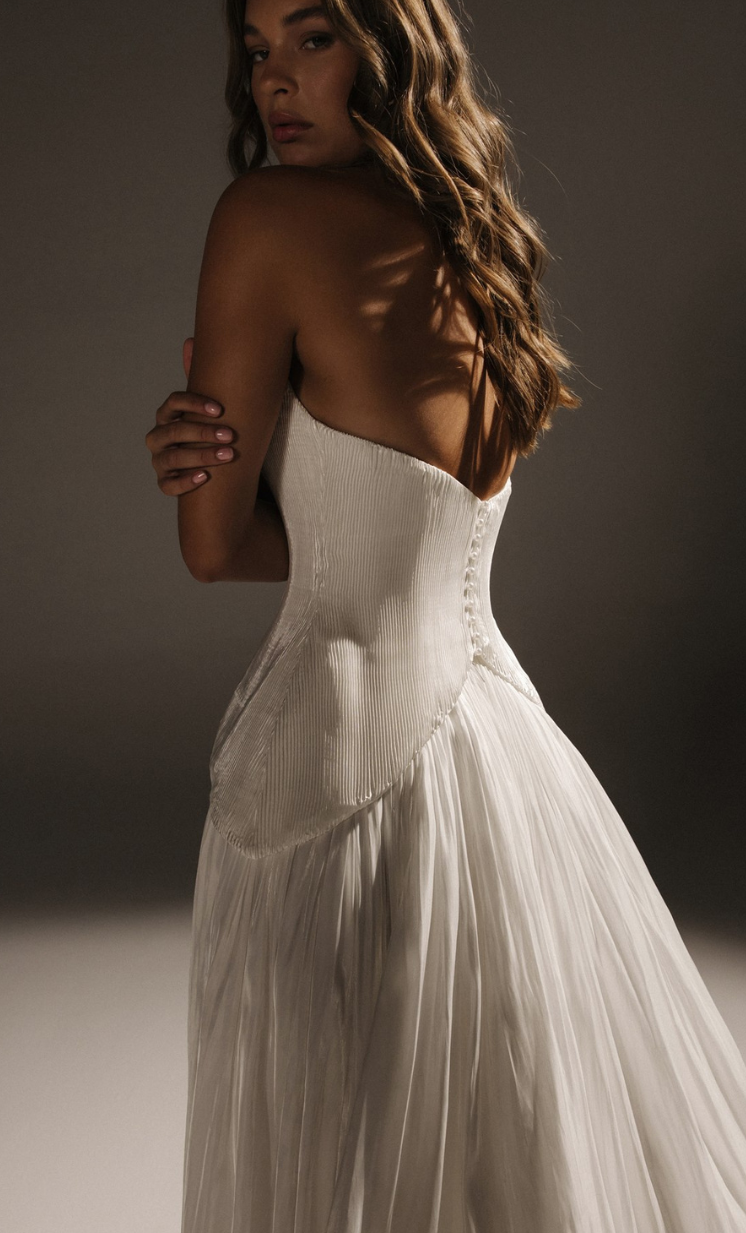 A stunning two-piece style by Hera Couture