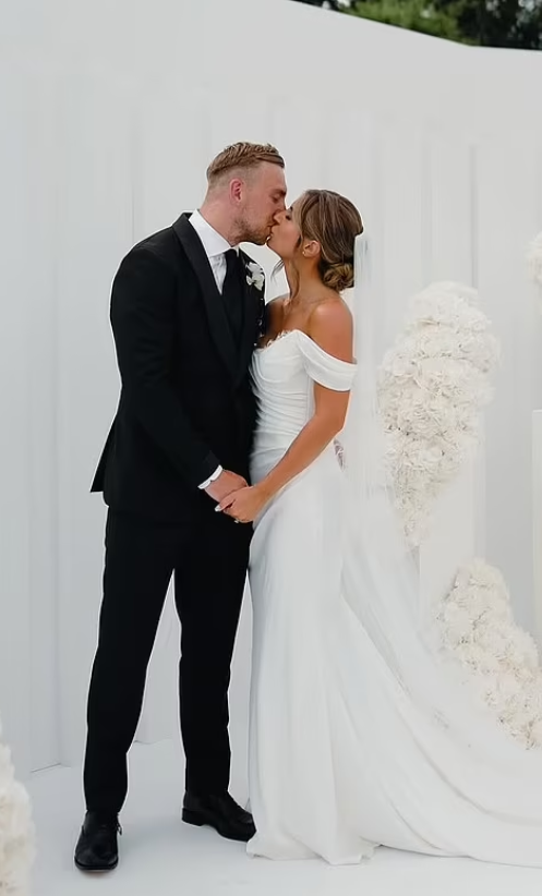 Dani Dyer Ties The Knot.